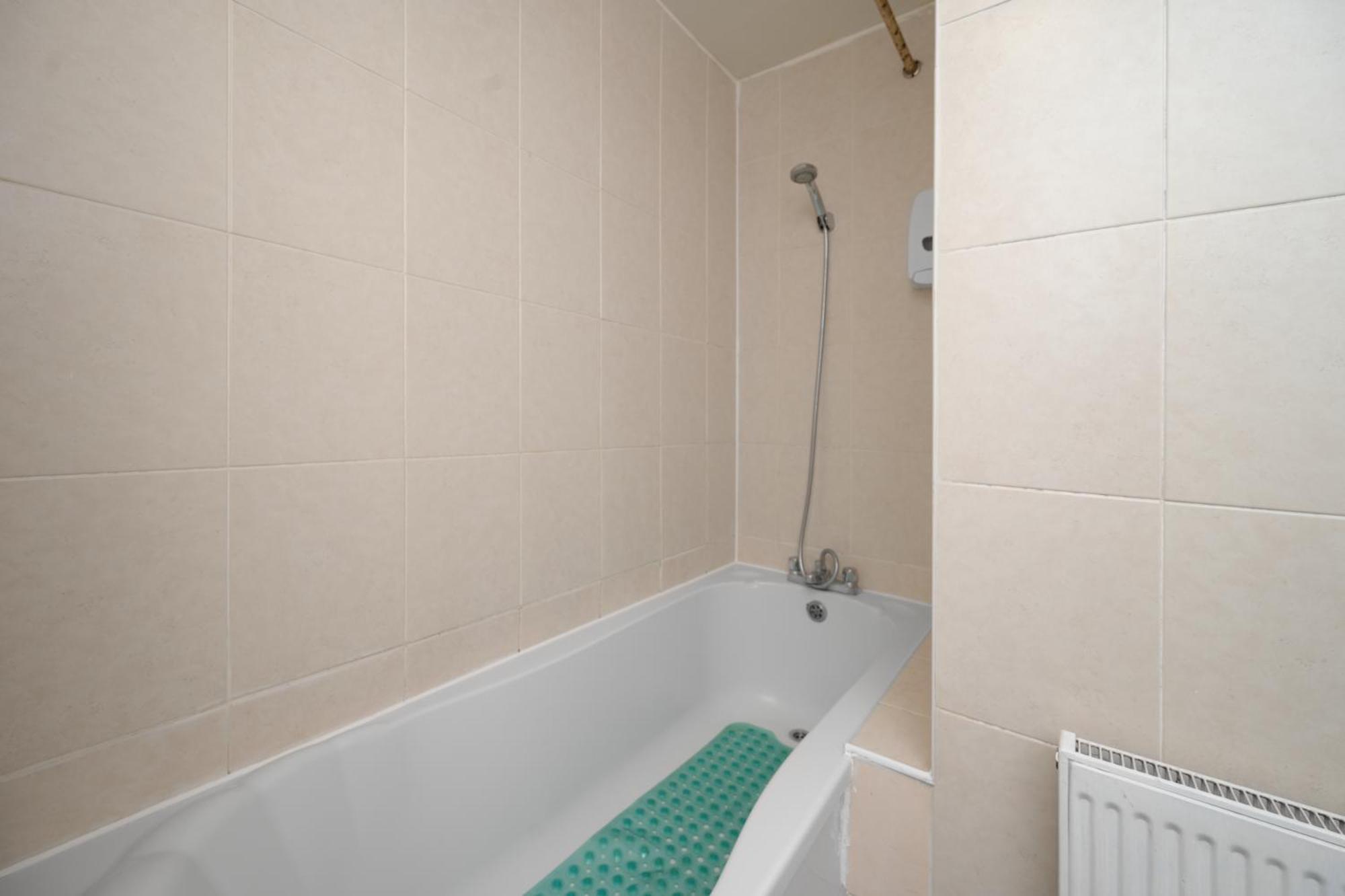 Flexistay Tulsi Aparthotel Croydon Buitenkant foto