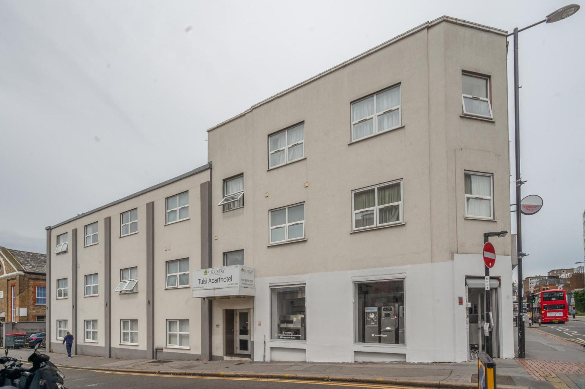 Flexistay Tulsi Aparthotel Croydon Buitenkant foto