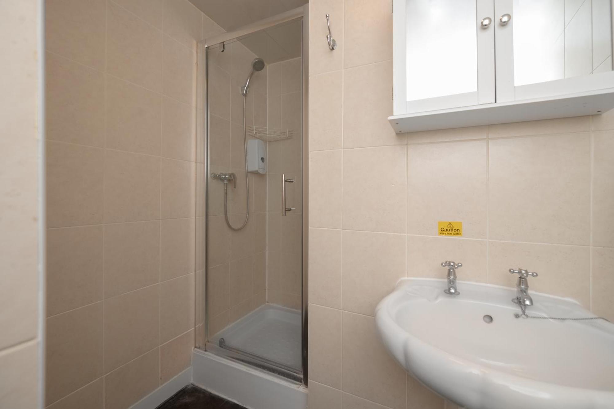 Flexistay Tulsi Aparthotel Croydon Buitenkant foto