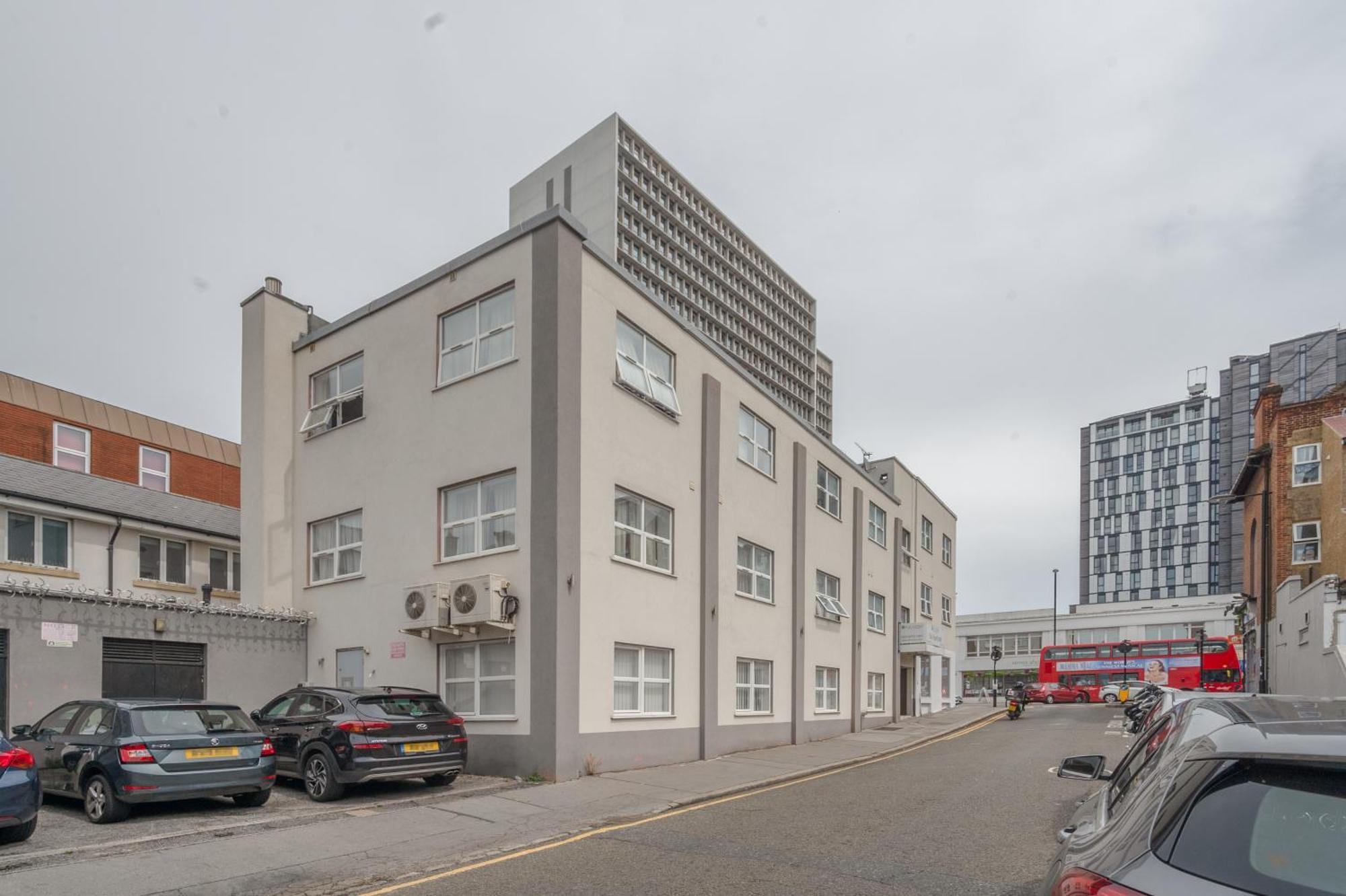 Flexistay Tulsi Aparthotel Croydon Buitenkant foto